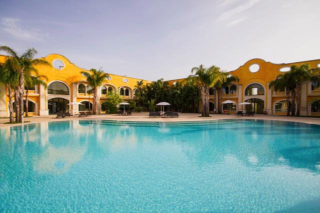 Immagine di sfondo della pagina Gruppo JSH: inaugurate tre nuove Spa by Clarins