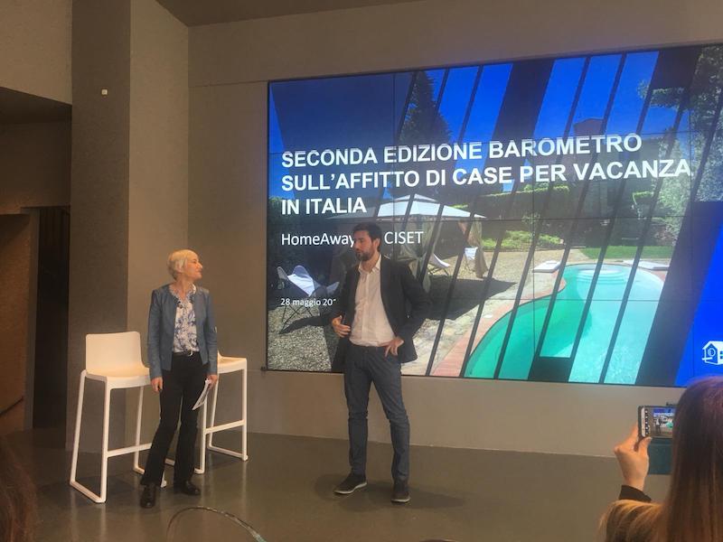 Immagine di sfondo della pagina HomeAway e CISET e le attitudini dei viaggiatori
