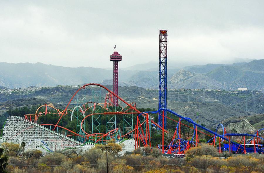 Immagine di sfondo della pagina Los Angeles, focus sulla Six Flags Magic Mountain