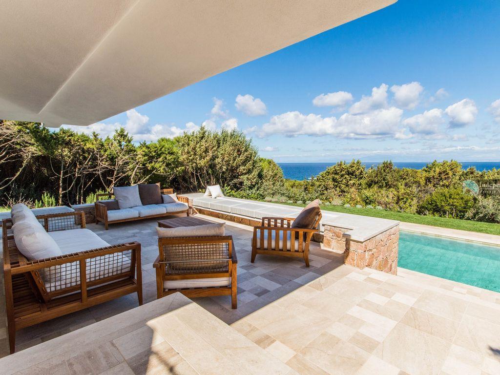 Immagine di sfondo della pagina HomeAway fa rotta su Extra 