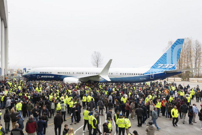 Immagine di sfondo della pagina Il debutto del Boeing 737 MAX 10