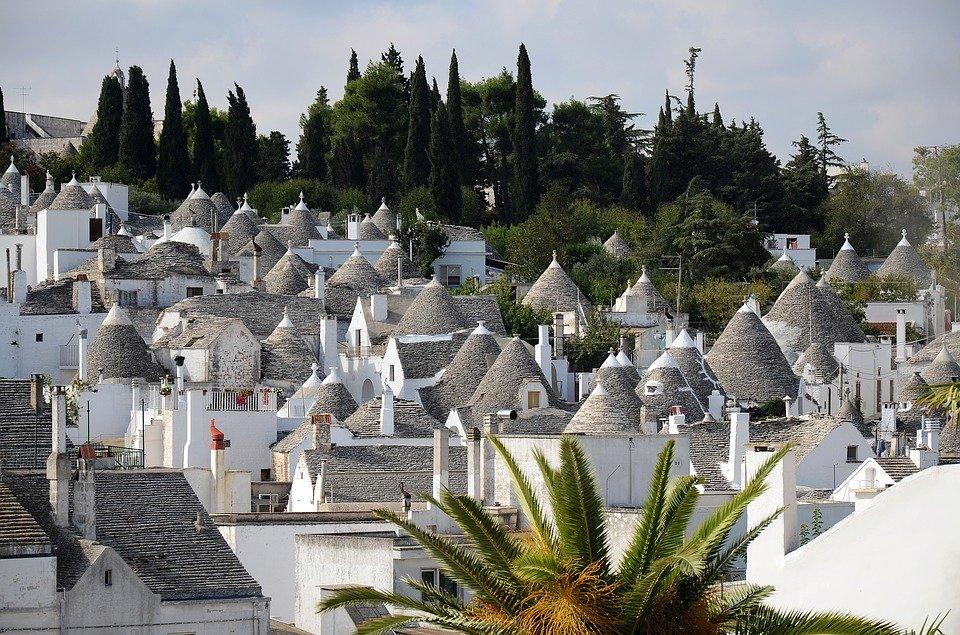 Immagine di sfondo della pagina Coronavirus, l'allarme di Federalberghi Puglia
