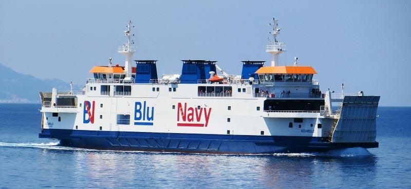 Immagine di sfondo della pagina Blu Navy, nuovi orari sulla linea per l'Elba