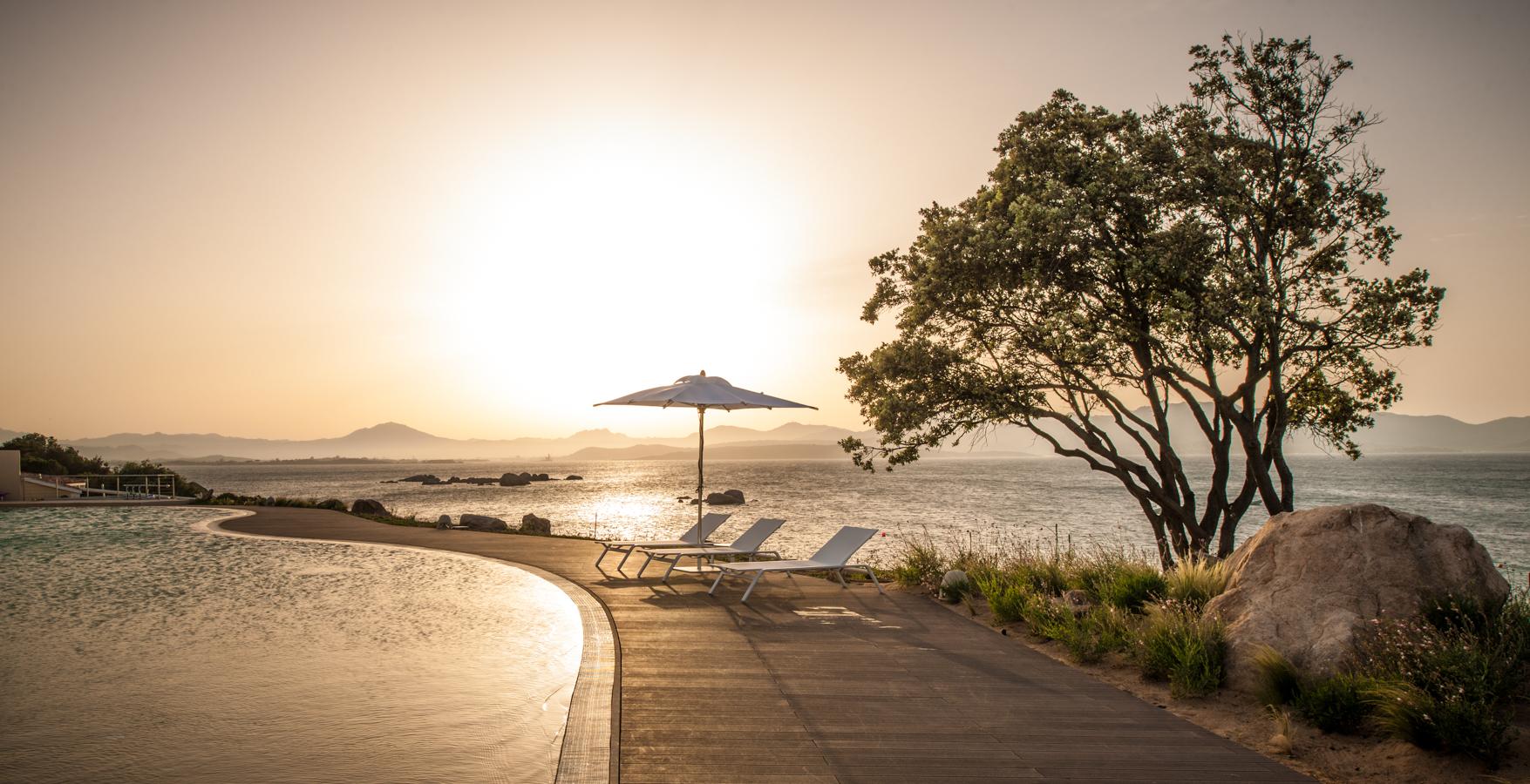 Immagine di sfondo della pagina Sardegna, riapre l'Hotel CalaCuncheddi