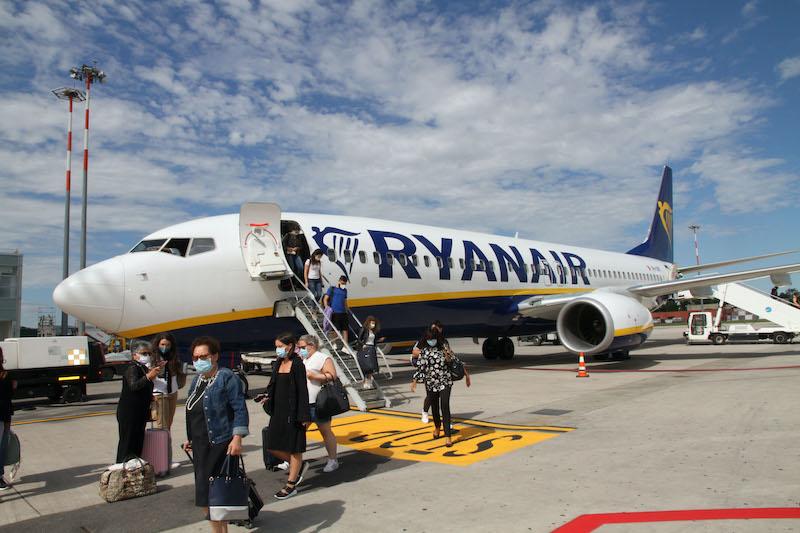 Immagine di sfondo della pagina Ryanair, riprendono i voli da Bologna
