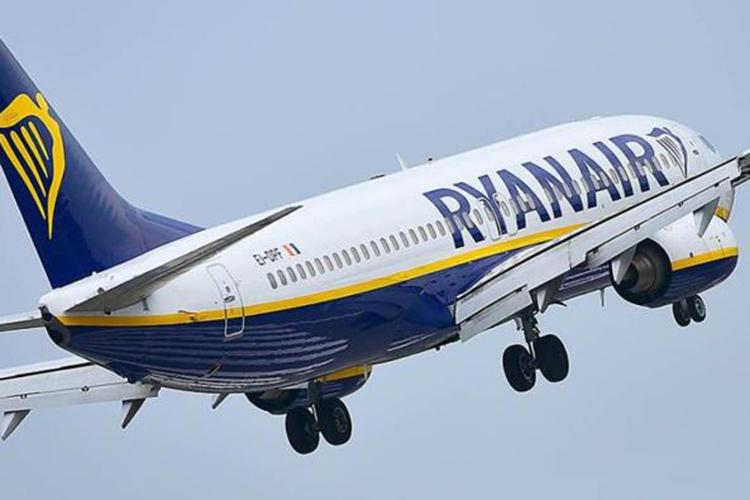 Immagine di sfondo della pagina Ryanair: 17 nuove rotte da Bari