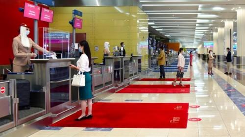 Immagine di sfondo della pagina Emirates sperimenta il Travel Pass di IATA