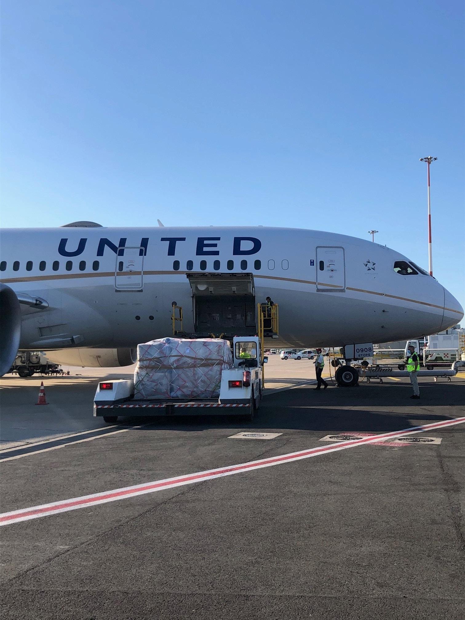 Immagine di sfondo della pagina United Airlines incrementa i voli tra Italia e Usa