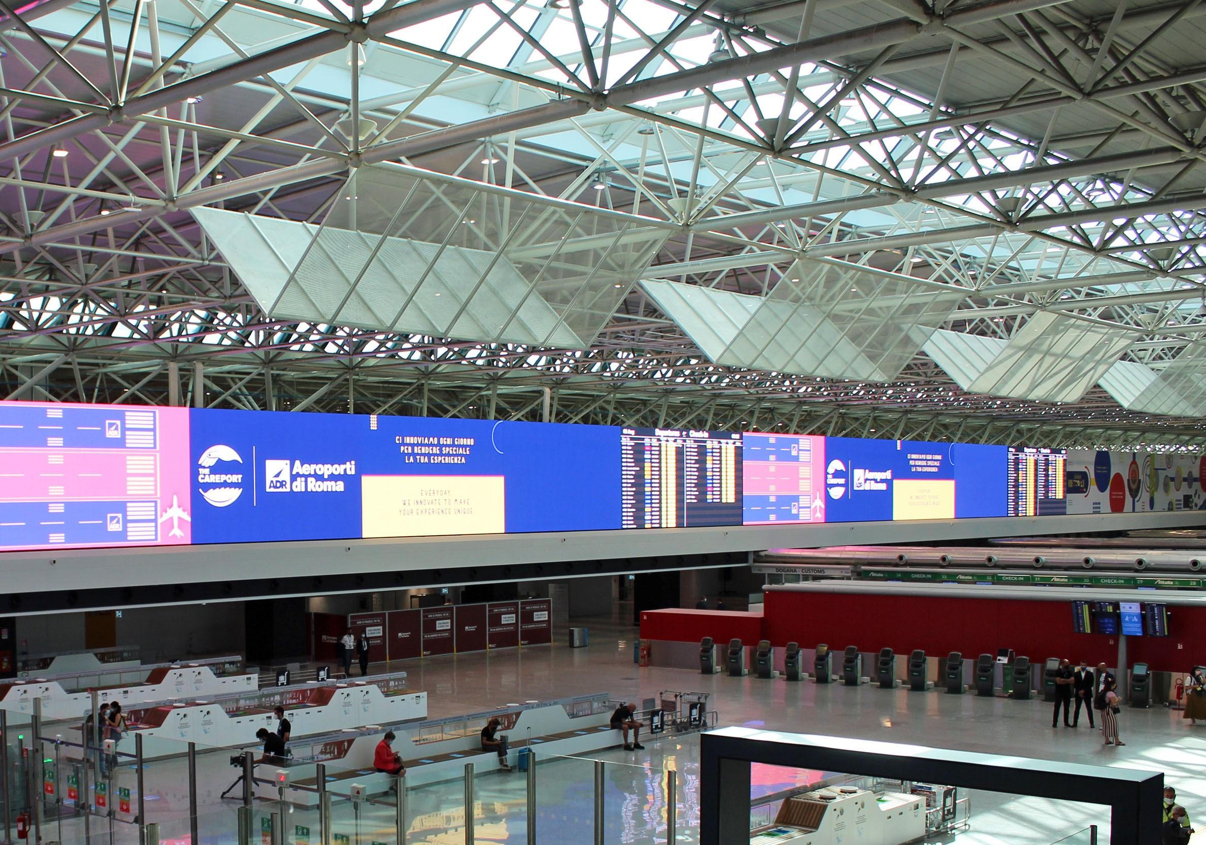 Immagine di sfondo della pagina Fiumicino, riapre area check-in del Terminal 1