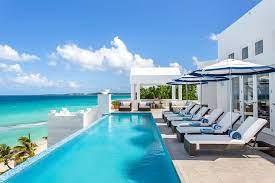 Immagine di sfondo della pagina Long Bay Villas, Anguilla protagonista su Netflix