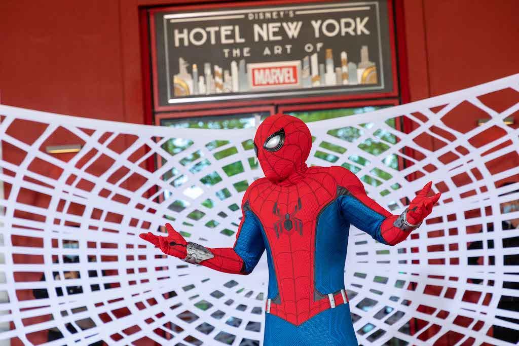 Immagine di sfondo della pagina Disneyland Paris, apre il nuovo The Art of Marvel
