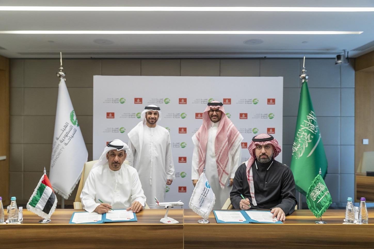 Immagine di sfondo della pagina Emirates promuove l'Arabia Saudita con l'STA