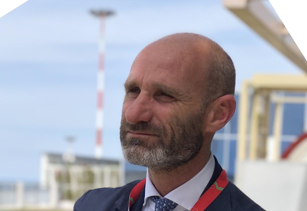 Immagine di sfondo della pagina Wizz Air rilancia il Bari-Abu Dhabi