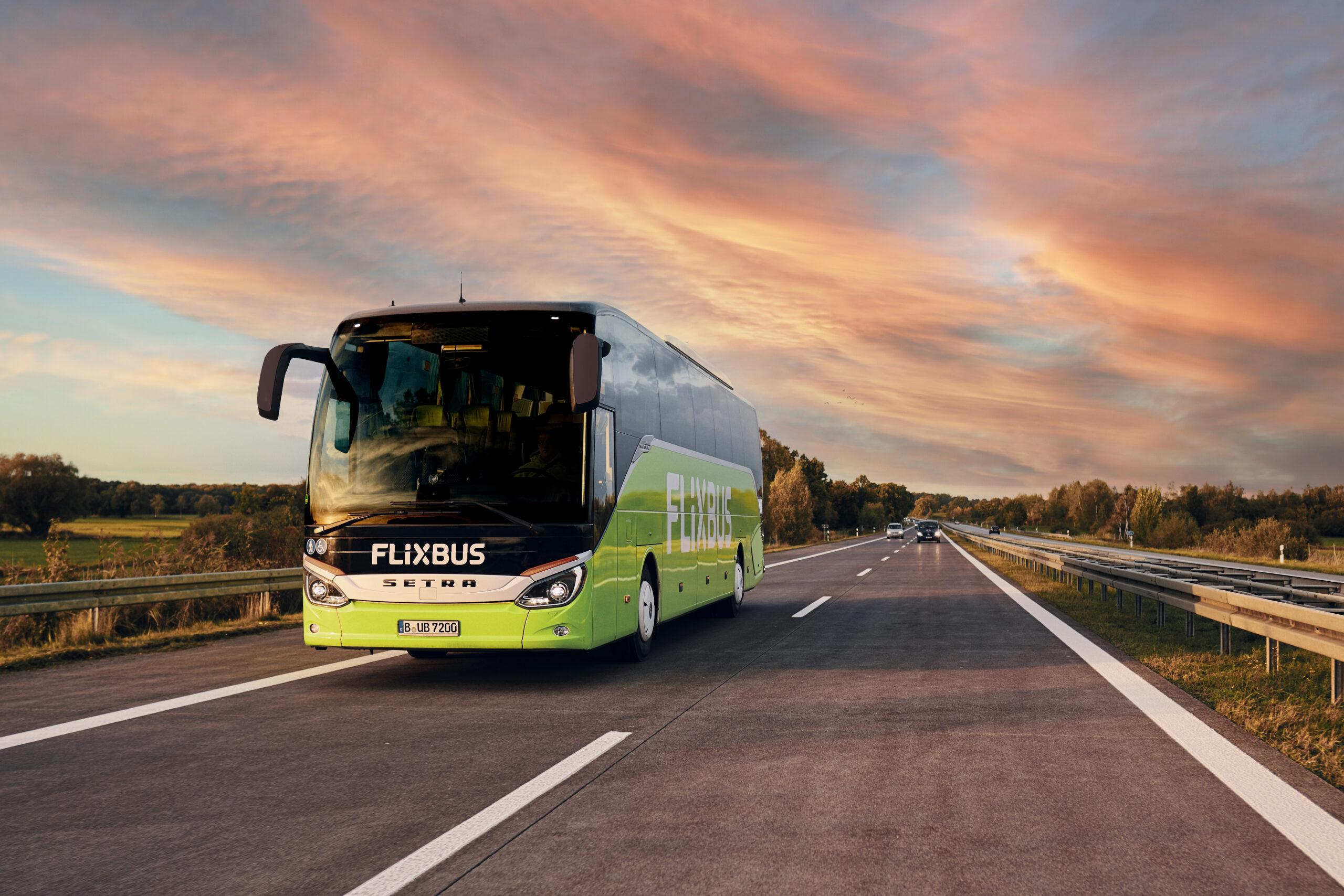 Immagine di sfondo della pagina FlixBus aderisce a Carta Giovani Nazionale