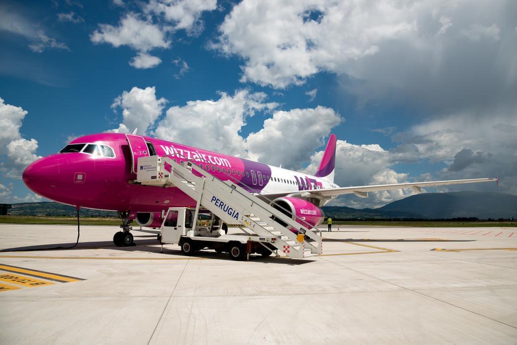 Immagine di sfondo della pagina Wizz Air sbarca a Perugia