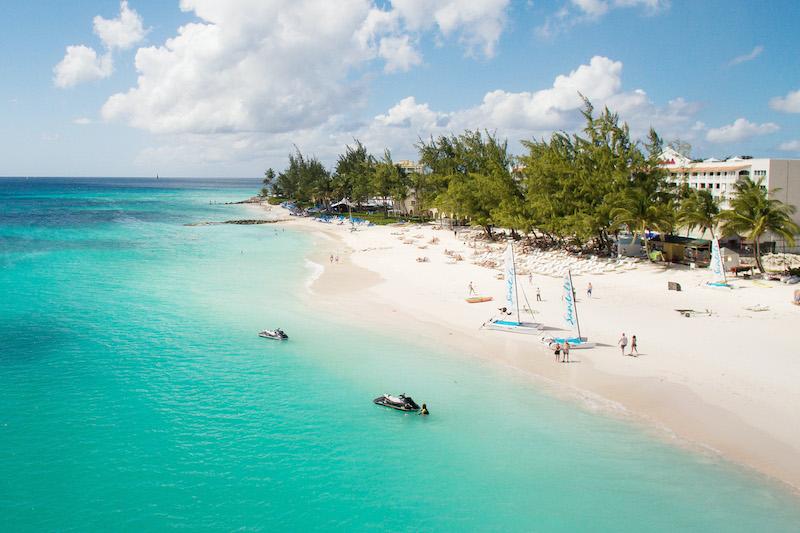 Immagine di sfondo della pagina Naar Tour Operator presenta le Barbados alle adv