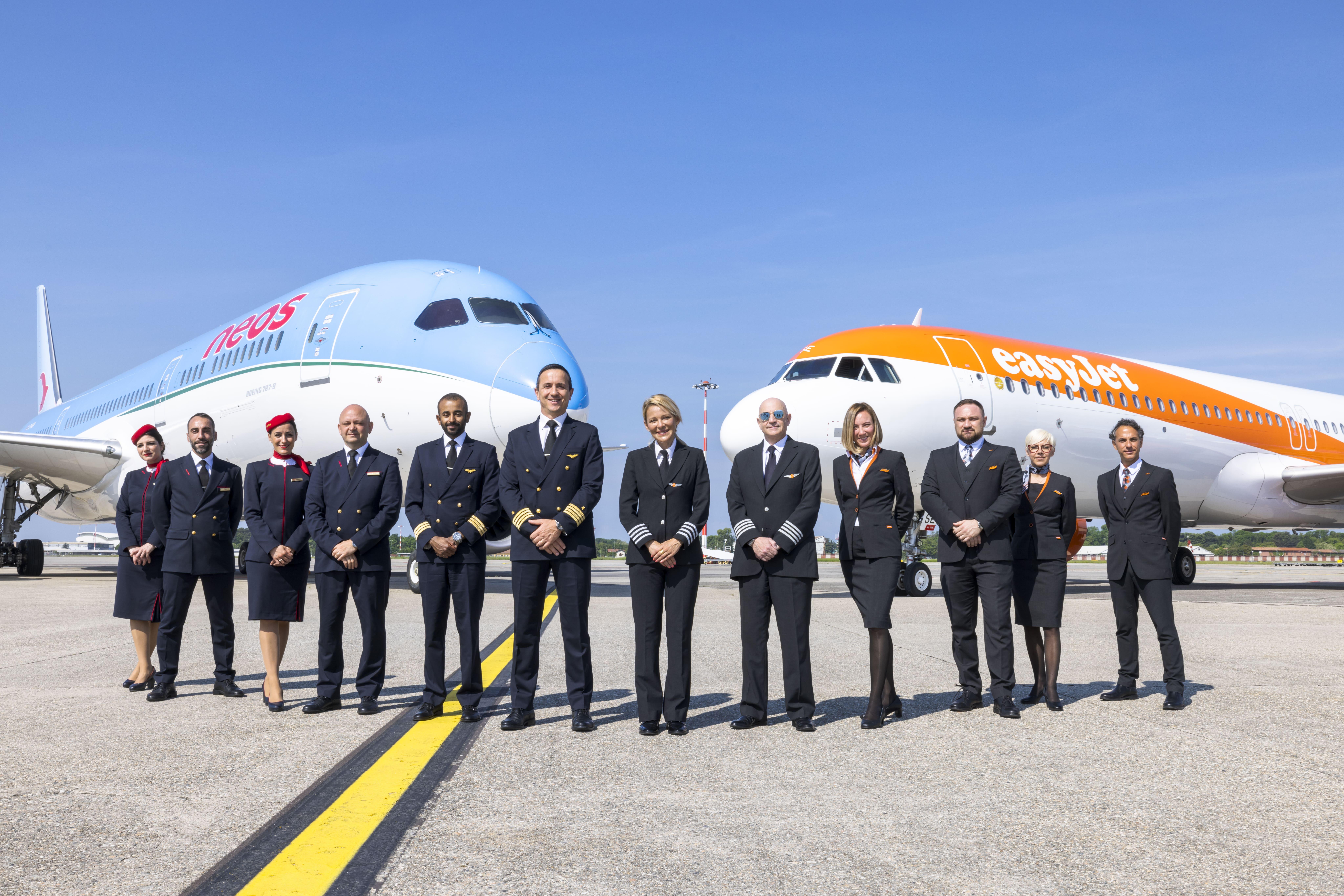 Immagine di sfondo della pagina easyJet e Neos: intesa per voli verso NY e Rep Dom