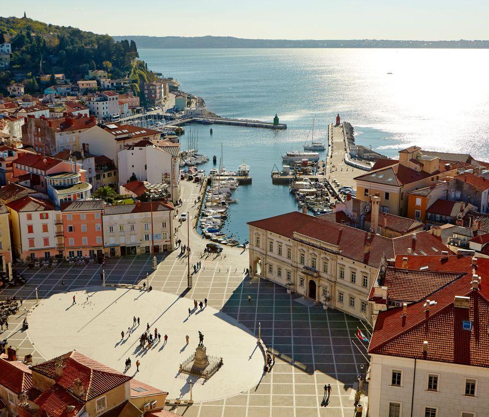 Immagine di sfondo della pagina Portorose&Pirano: un NFT sulla destinazione