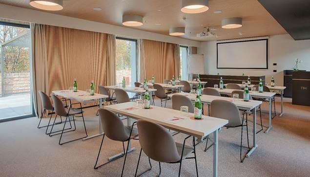 Immagine di sfondo della pagina NH Hotel Group lancia presenta Click & Meet