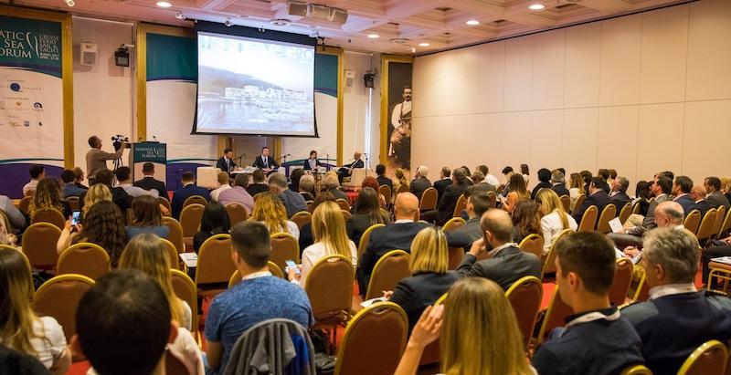 Immagine di sfondo della pagina A Bari l'Adriatic Sea Forum