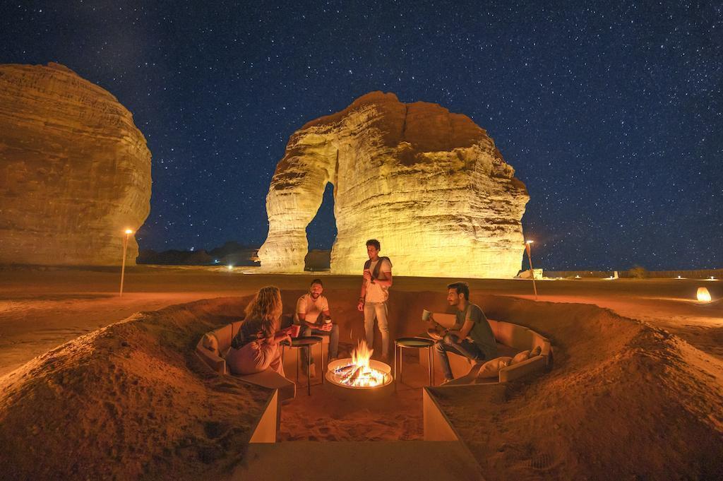 Immagine di sfondo della pagina Arabia Saudita: natura, storia e modernità 